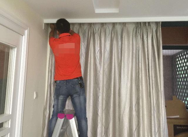 窗帘拆卸和清洗的技巧,太多人不知道,洗一次窗帘累的浑身疼