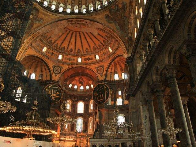 拜占庭帝国有着一千多年的历史,这一帝国最伟大的功勋就是建造了很多