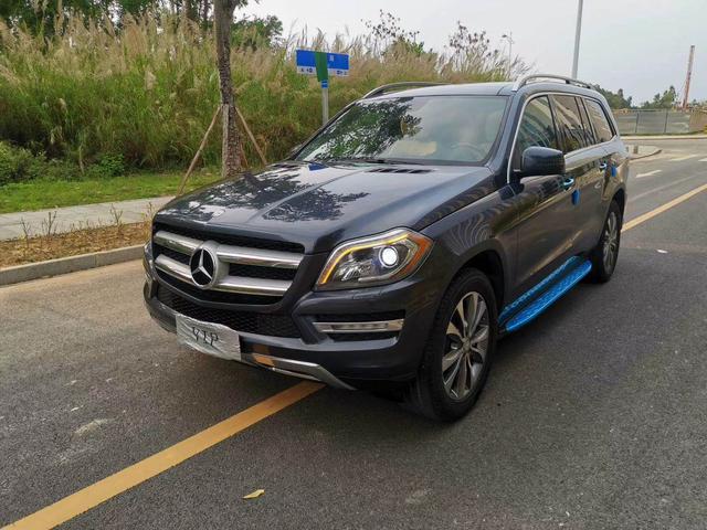 这辆奔驰gl450售价26万,外观大气阳刚,展现着用之不尽的力量