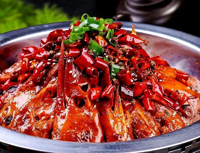 皮筋道肉滑嫩风味醇厚香辣爽口鸭头就是这么好吃