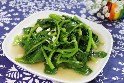 滑菜是一种蔬菜的名字,它还被叫做木耳菜,豆腐菜