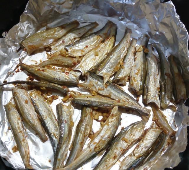 烤小鱼干,下酒棒极了