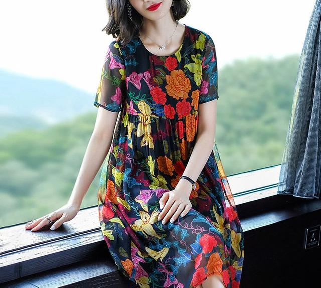 新上一款裙子,叫"奶奶裙",不俗不媚,70后女人夏天穿好看