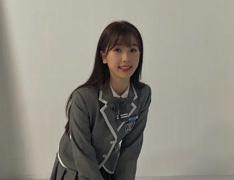 虞书欣无惧定义,全新短发形象让人眼前一亮,高级脸实锤了