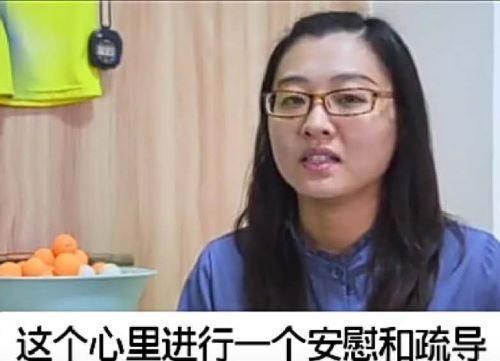 致攀登高峰快乐前行的乒乓球萌娃李依依