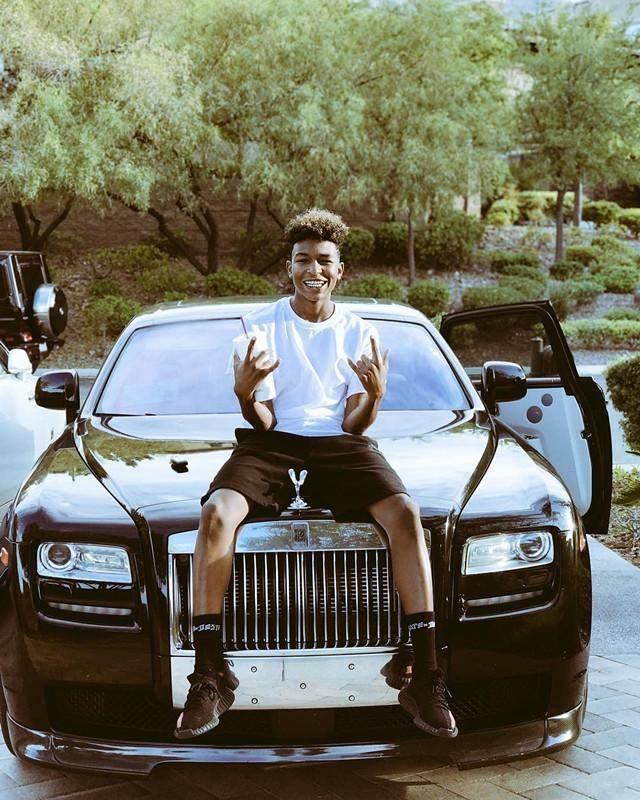 41岁梅威瑟很烦恼!身价10亿美元,女友身材傲人,儿女却很败家