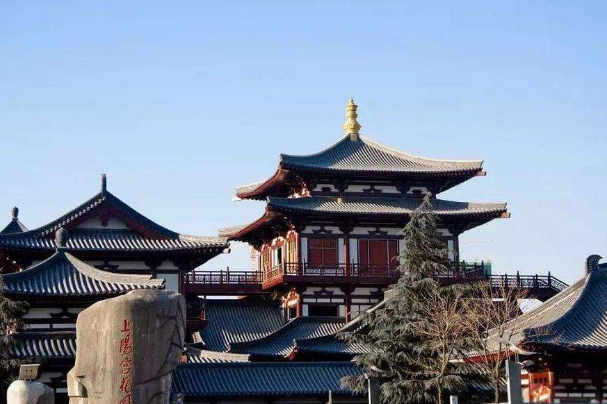 现在我们看到的上阳宫并不是在旧址的痕迹上建成的,而是在洛阳的一处