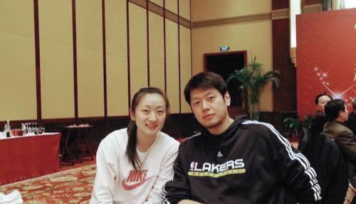 妻子去世一夜白头,二婚仍照顾前妻父母|莫科|周雅菲|国手_新浪新闻