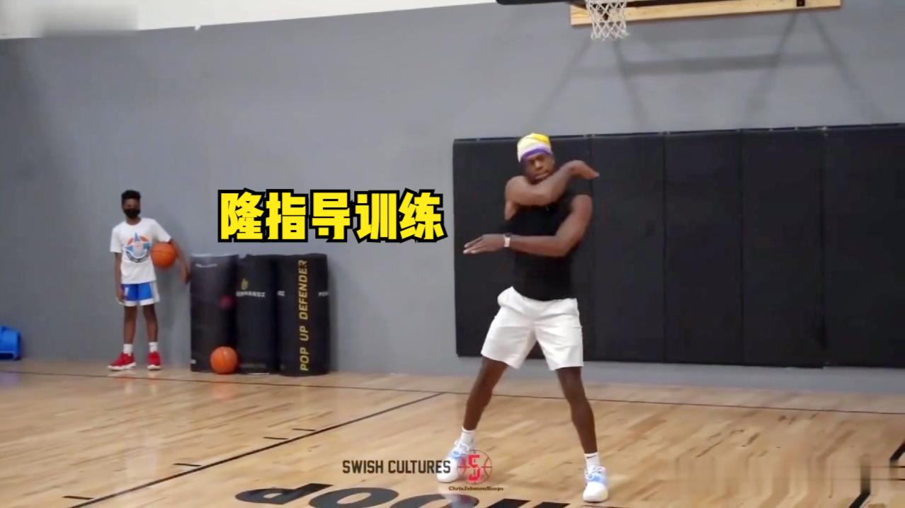 隆多在停赛期间一直保持着规律性的锻炼