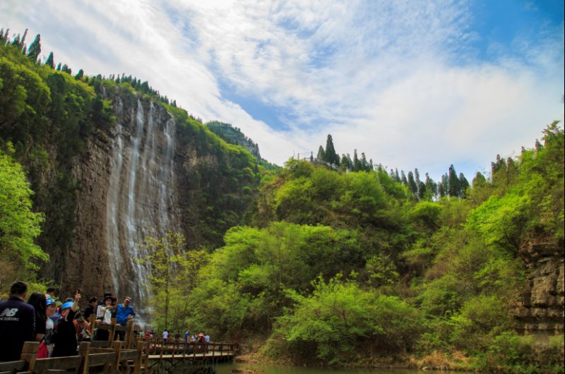 青州十景|天雨击鼓，远眺连绵山峦 俯瞰亭下深潭碧水