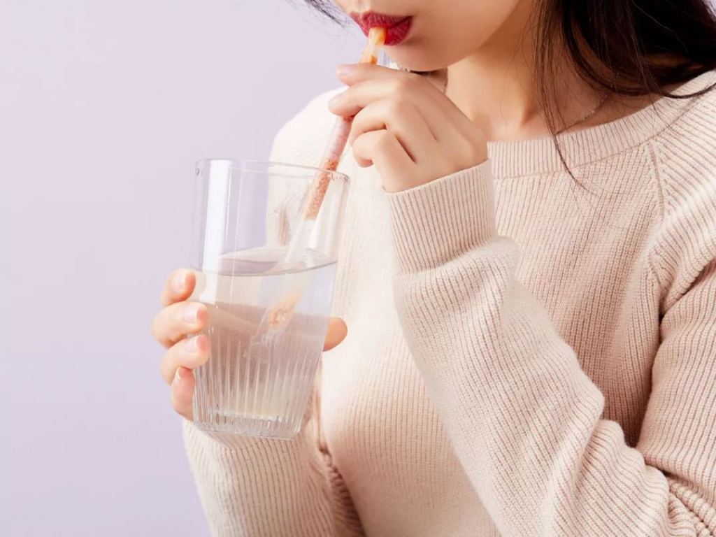 4岁女孩"喝水"进了医院,医生:这3个时间段别给孩子喝水,易积食