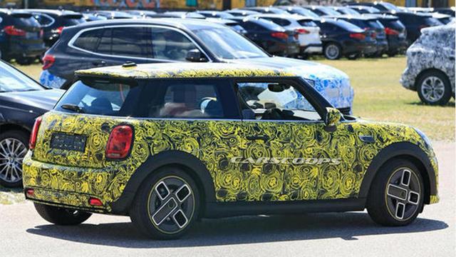 新款MINI Cooper SE路试谍照曝光 与i3共享动力