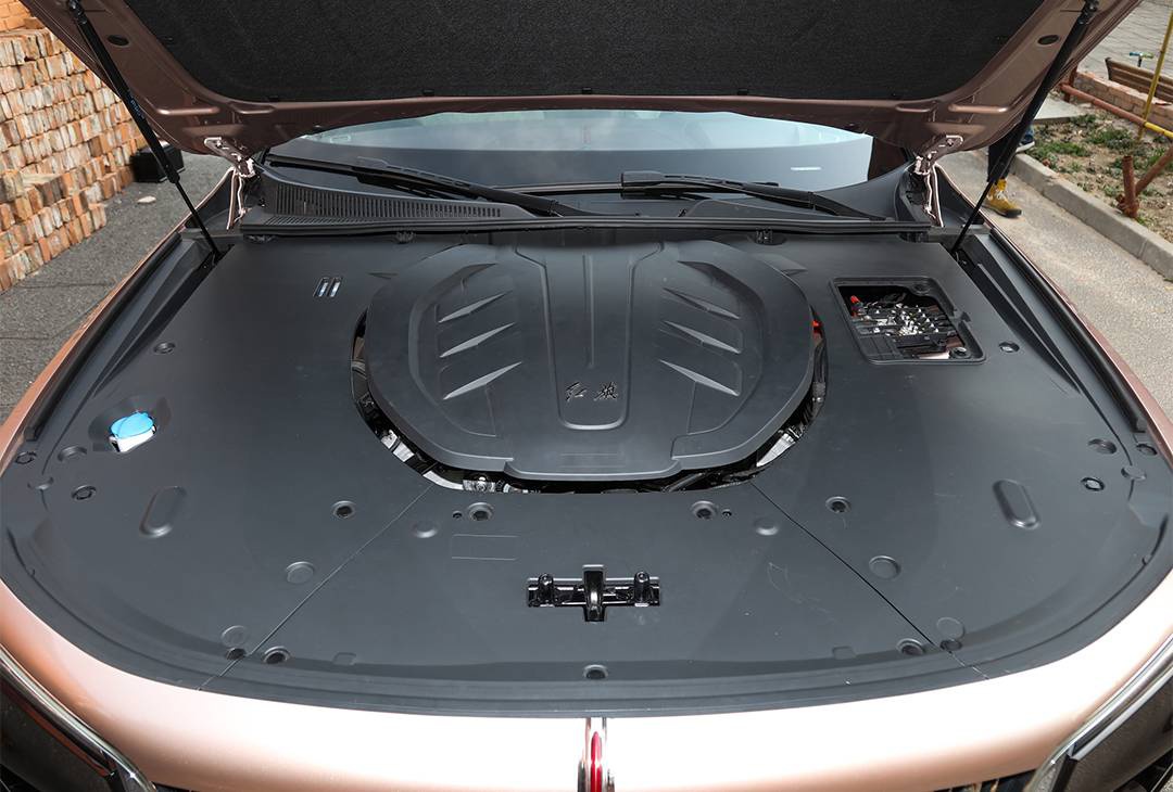 “国货之光”红旗H9预售，区间33-60万元，国产劳斯莱斯你买吗？