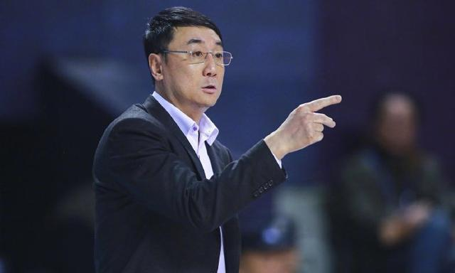 两战输53分三连败cba传奇名帅恐下课季后赛或遭一轮游