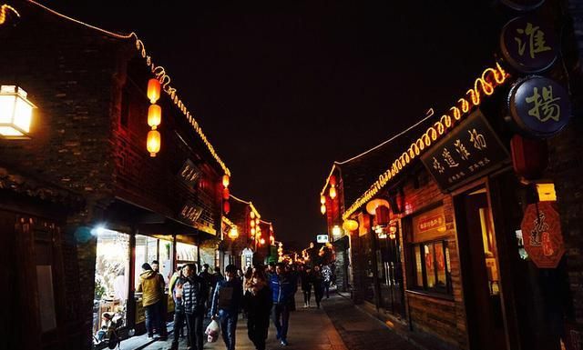 扬州市"最热闹"的一条街,全长仅有1000多米,却显得格外繁华