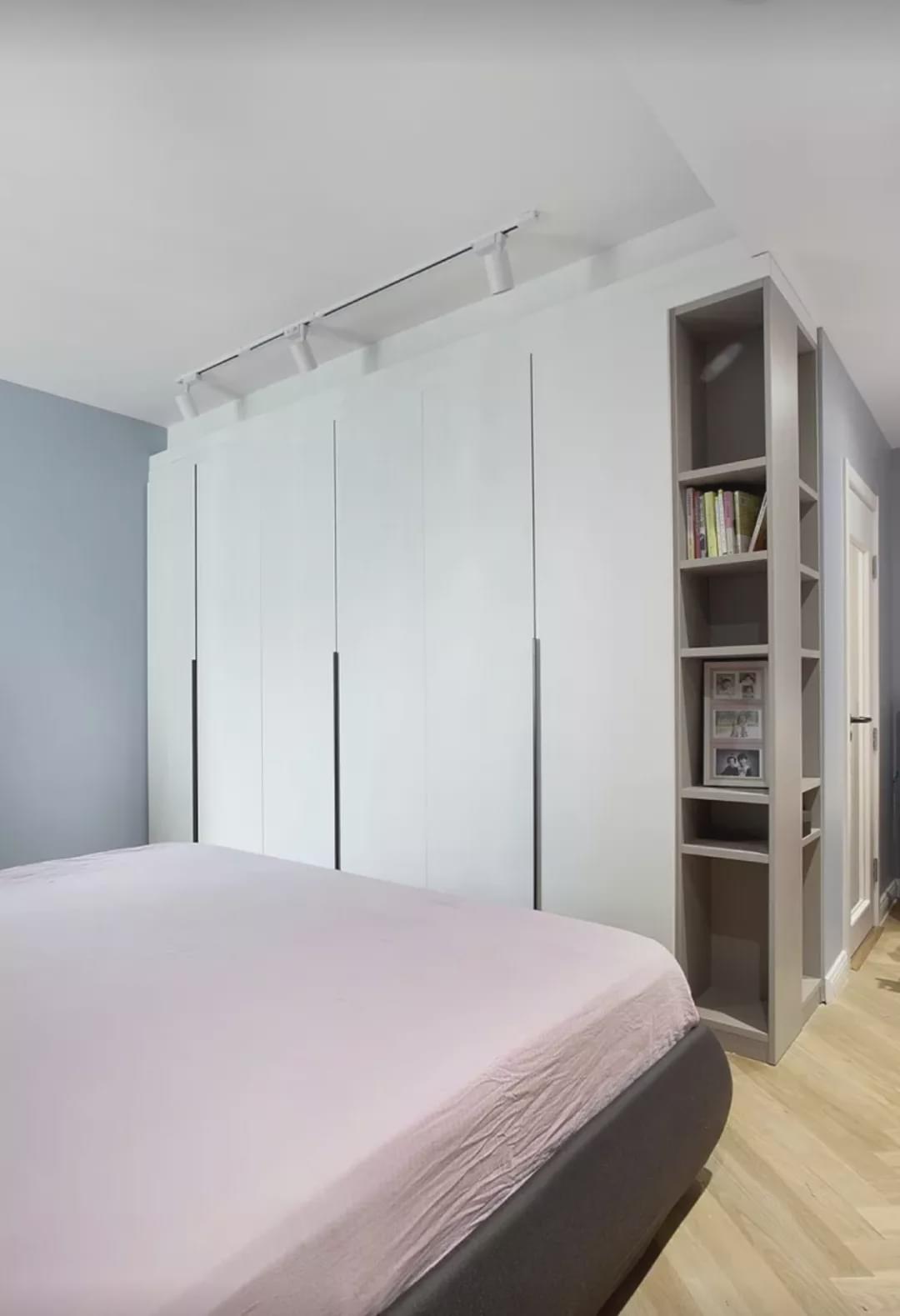 卧室衣柜要选好颜色别花了大价钱却显得杂乱无堪