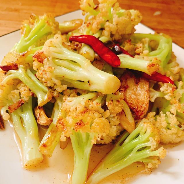 这样做的干煸素菜花,口感鲜香,比肉还好吃,学会让你秒变大厨|菜花|口