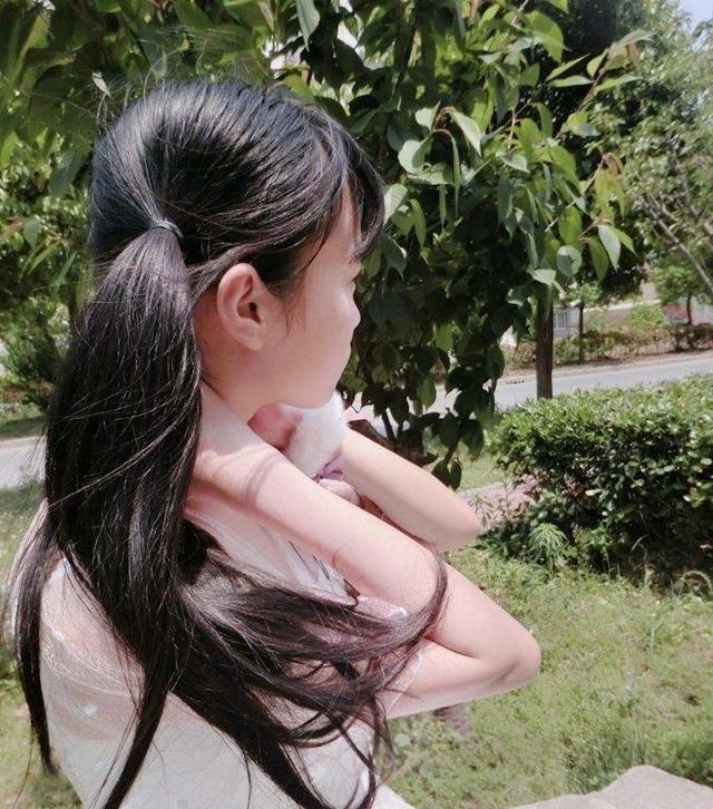 揭露隐秘的角落:未成年少女"福利姬"私密照产业的黑幕__财经头条