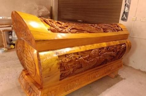 何鸿燊丧礼花费2000万仅棺木就价值800万一分价钱一分货