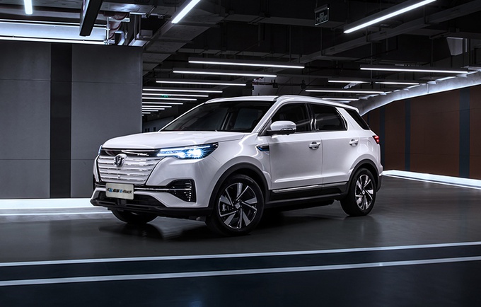 长安cs55纯电动版1599万元起售续航超同级达605km