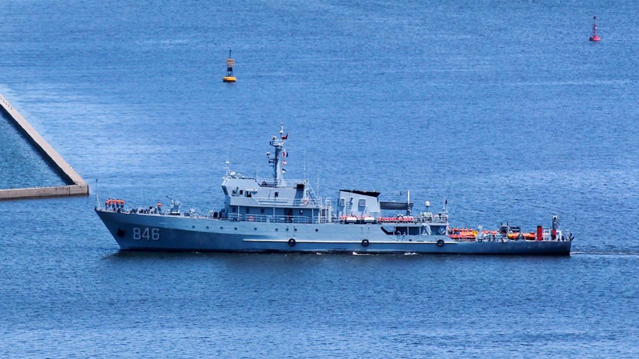 "好人理查德"号军舰修复可能性不大 为您推荐: 航母被导弹垂直命中