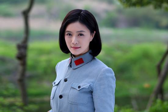 她最红时却怀孕,老公身份至今是谜,女儿12岁长相浮现生父基因