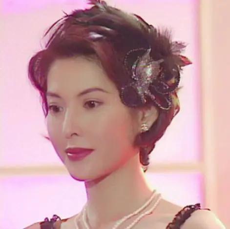 "最美紫衫龙王",和吴镇宇相恋8年未果,今52岁颜值不输周慧敏|李婉华