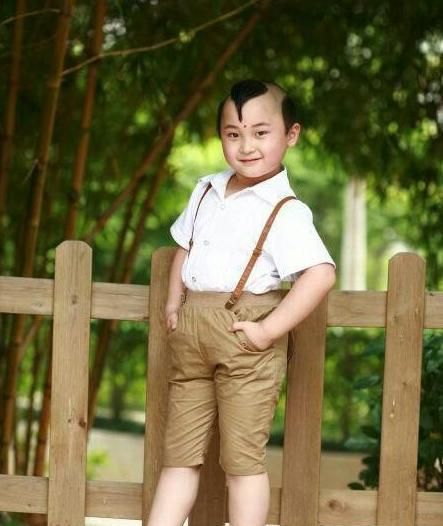 年画娃娃邓鸣贺两登春晚却因捞金遗憾离世妹妹如今怎样