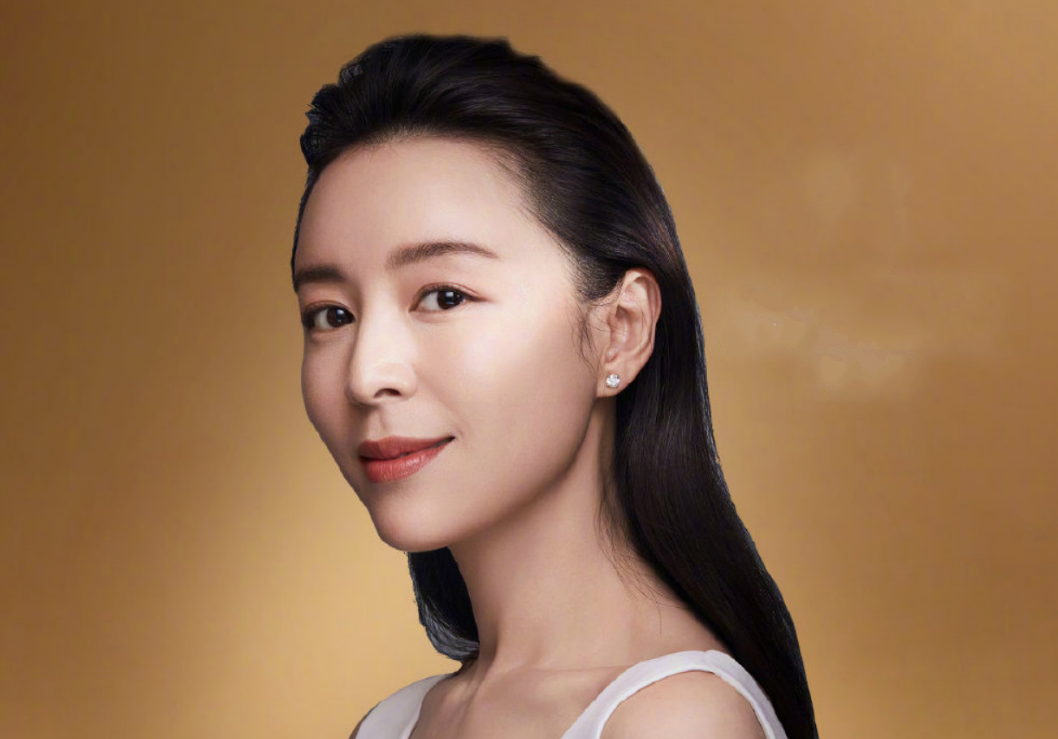 从一线女星到为小10岁的白宇做配角,40岁的张静初经历了什么