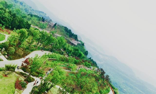 龙泉山丹景山"城市之眼"和成都观测平台