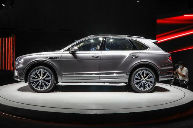 比老款便宜20多万！解读宾利新款添越变了什么？