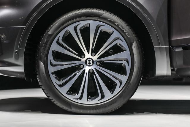 比老款便宜20多万！解读宾利新款添越变了什么？