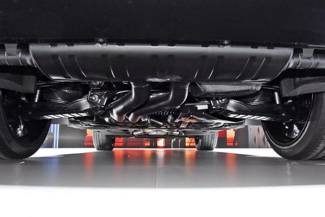 比老款便宜20多万！解读宾利新款添越变了什么？