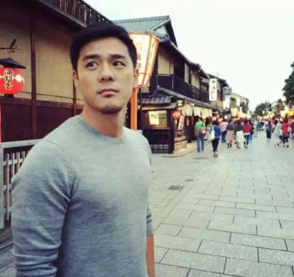 近年来窦智孔的新作并不多见,但他却很少为人所知,只要浏览他的微博