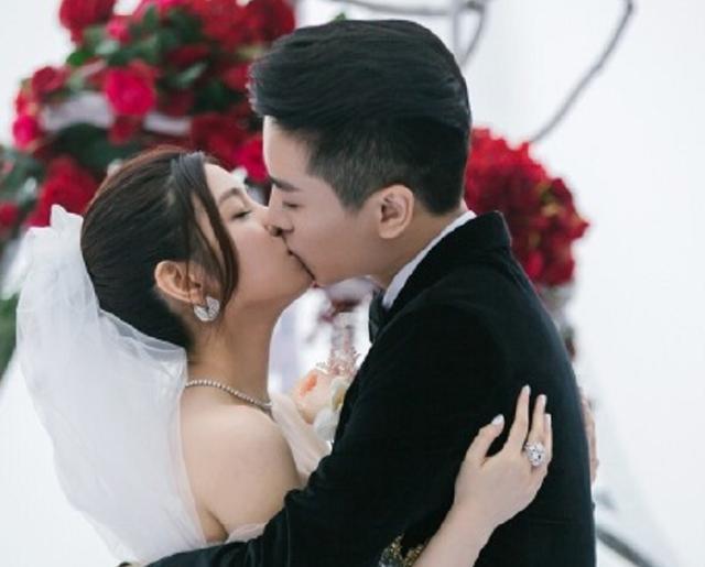 陈妍希陈晓已分居半年每天靠视频维系感情婚后频繁被传婚变