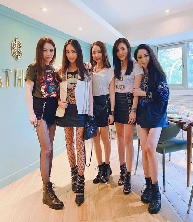 台湾贵妇天团聚会,大秀性感火辣热舞,满屏尽是高颜大长腿