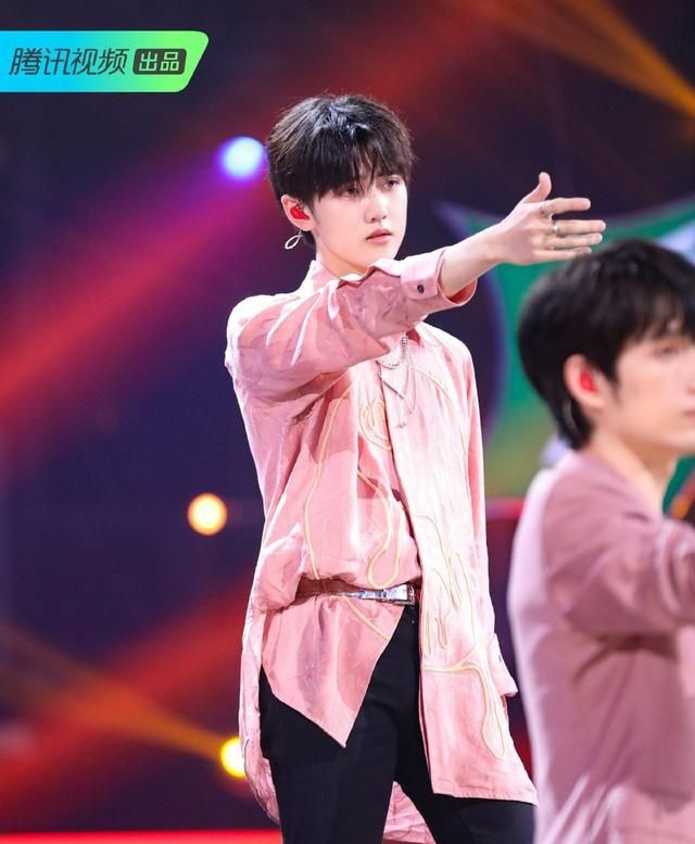 炙热的我们火箭少女新解读我喜欢r1se险胜