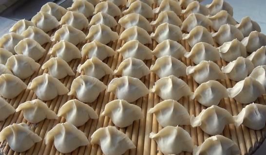 7月,用这菜包饺子最香!2斤饺子皮不够吃,1元1斤,钙是南瓜5倍