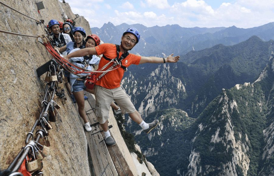 居住在华山下的村民,为何一辈子也不爬华山呢?|华山|村民|旅游_新浪新