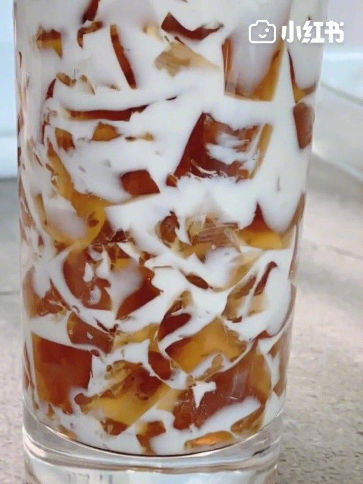 夏日清爽茶饮比奶茶好喝百倍红茶冻撞奶