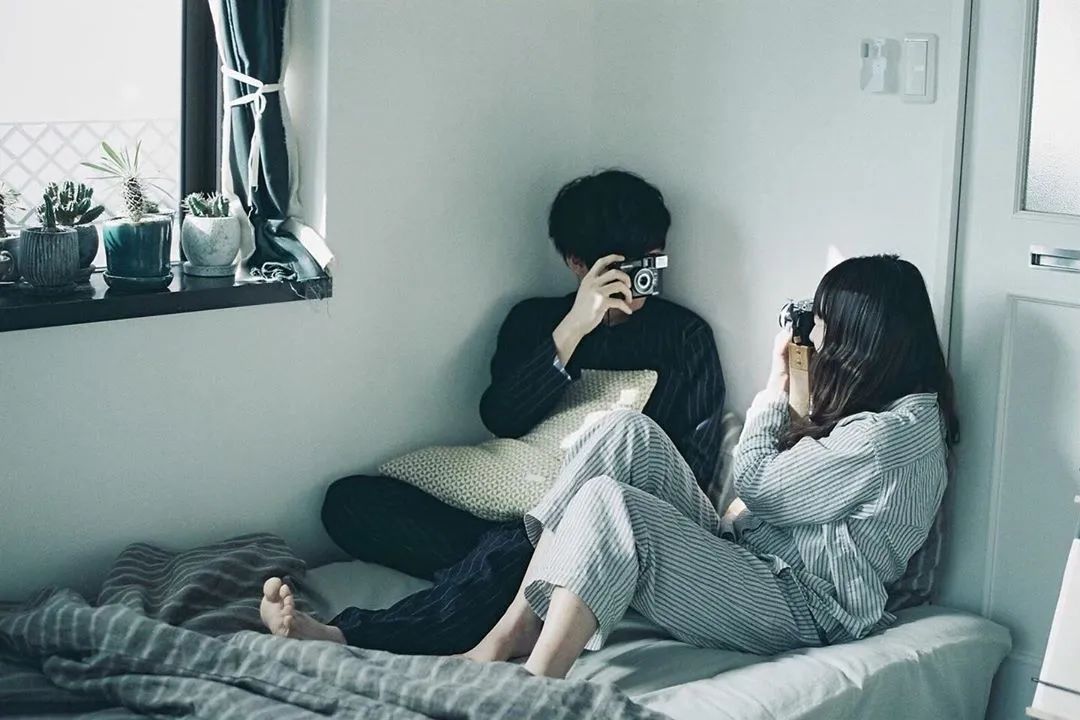 日本情侣摄影师拍下两代人的日常70w网友羡慕到哭这种恩爱秀的却很