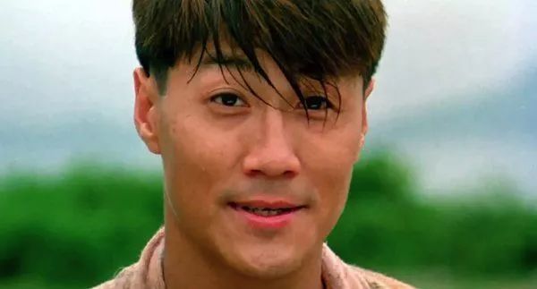 他长相不输天王黎明,曾与梅艳芳相爱3年,周星驰都对他赞不绝口