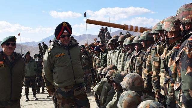 拉达克地区局势紧张,印度陆军一刻也不敢松懈:全面实行备战架势|高原|