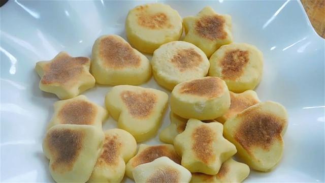 两个鸡蛋,一把面粉教你做无水无油的小零食,健康美味,很简单