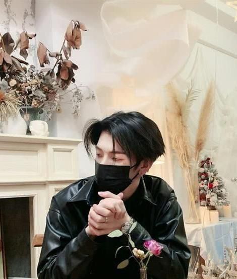 七鹤大人人设崩塌之前曝光丑照还不够现在又有了身高的吐槽