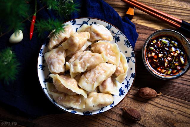 小暑将至,按照传统要吃饺子,包这馅的最合适,清爽不油腻,好吃