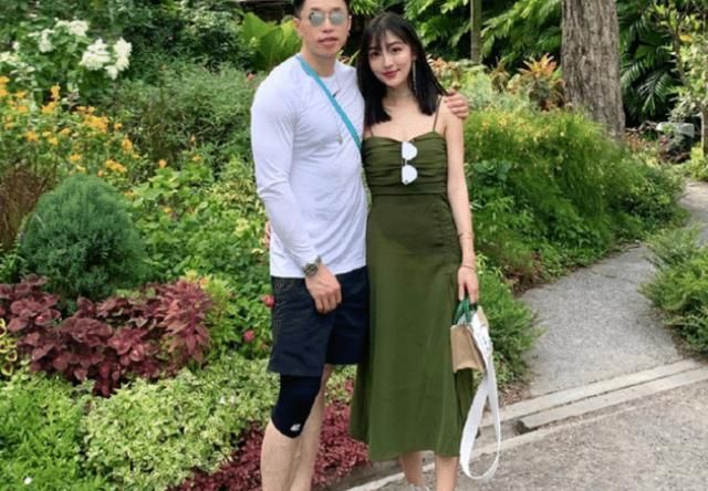 德云社"烧饼"与老婆同框,颜值差距太明显,网友:我差在哪了?