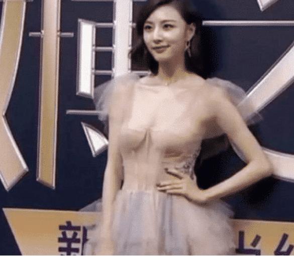 一的陈雅婷长相以及身材都特别好,她也是一名女演员,而且演技非常出众