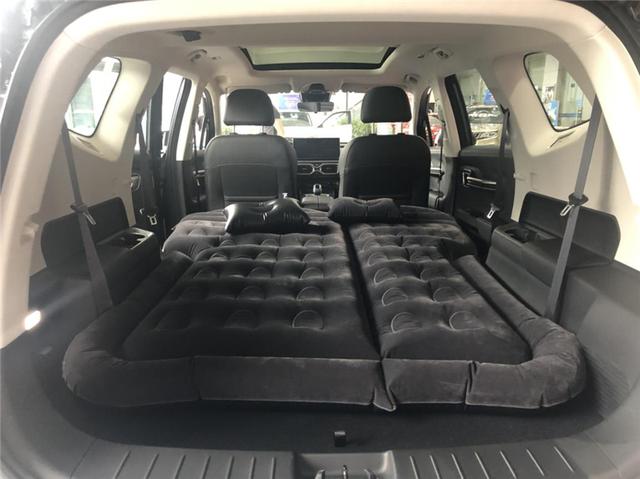 到店实拍吉利豪越:空间还算ok,不知道开起来如何?