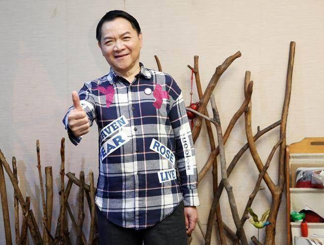 曾凭一首《爱拼才会赢》火遍大江南北,72岁的叶启田现在怎么样了